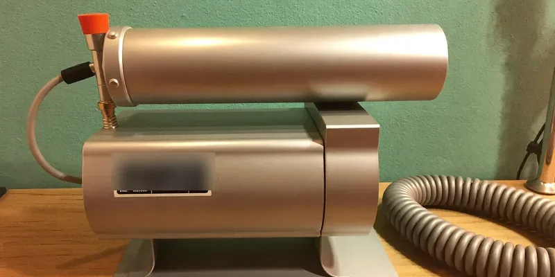 airbrush compressor pulsing